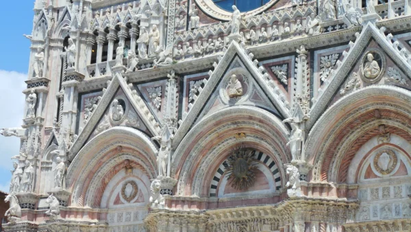 Sanctuaire Diocésain Notre-Dame-des-Miracles-D’Utelle ( France) - Image 6